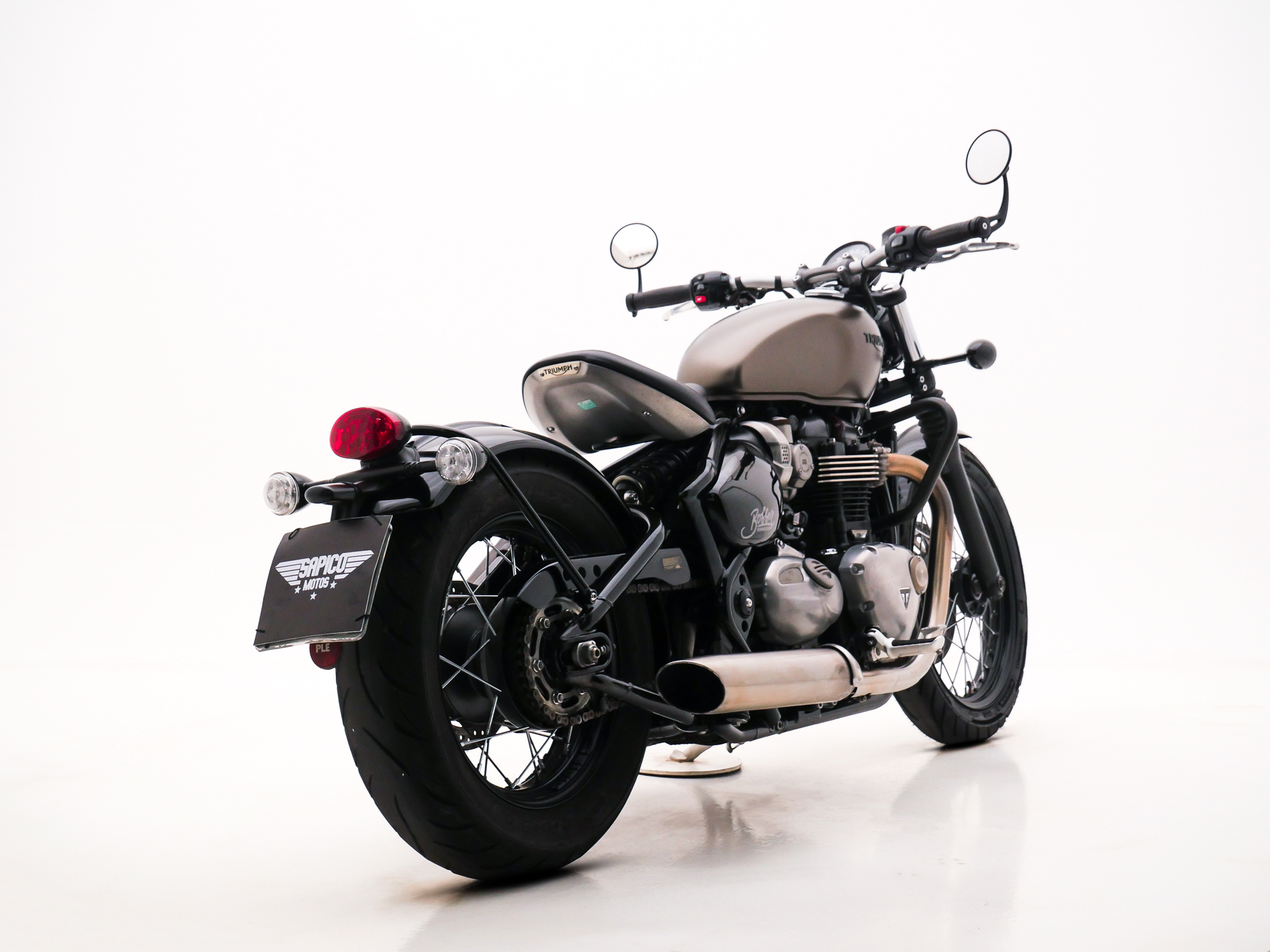 2018 triumph on sale bonneville bobber